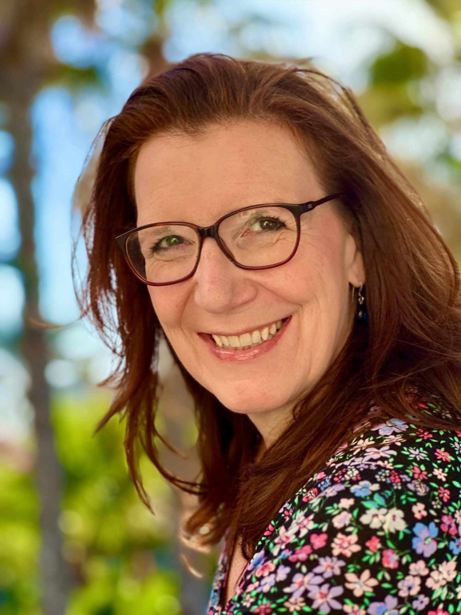 autorinnen-meerschreibzeit-karin-koenicke-blumenkleid