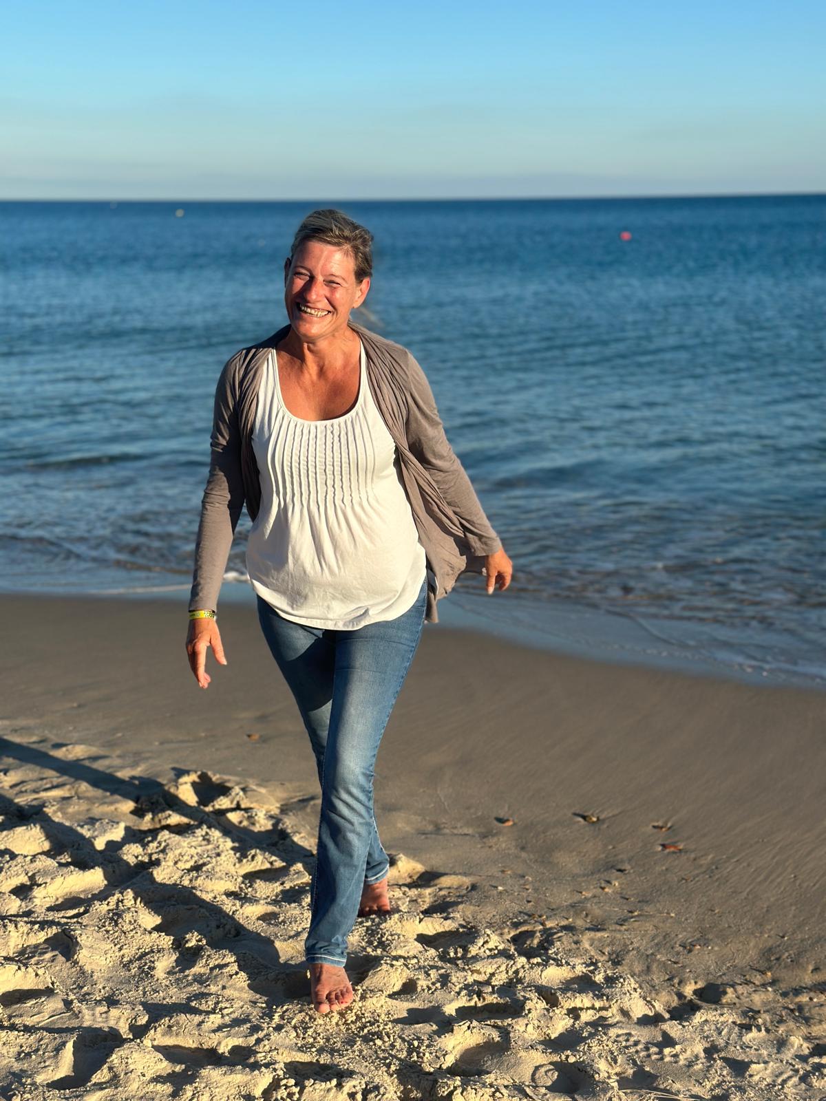 freude-meerschreibzeit2025-antje-backwinkel-strand