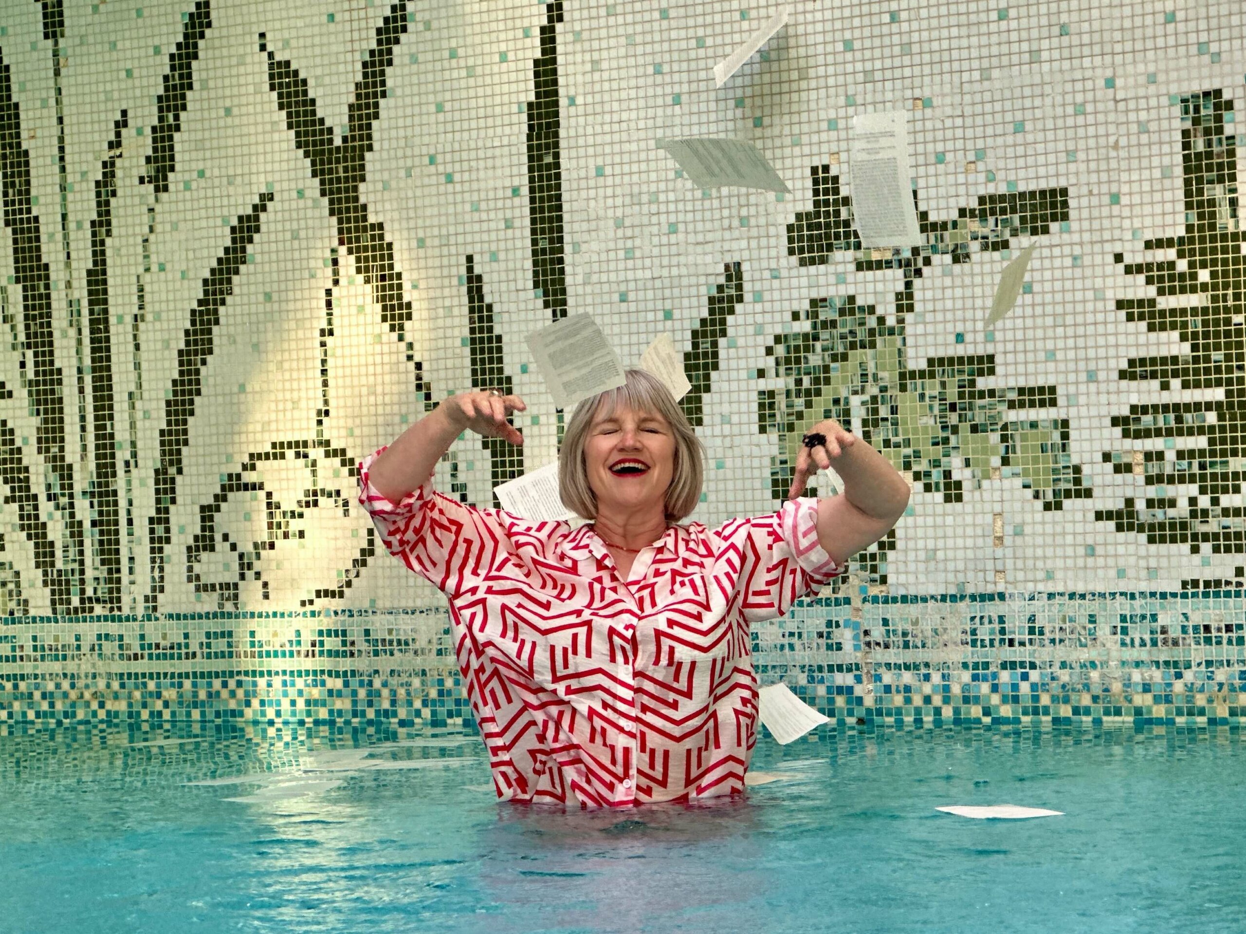 freude-meerschreibzeit2025-ines-witka-pool-buchseiten